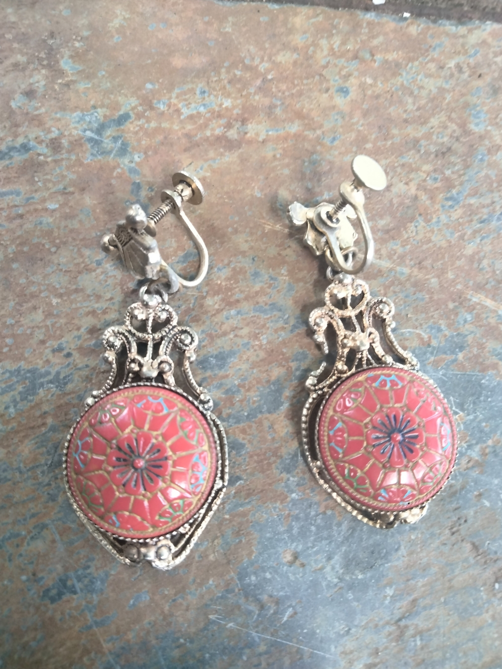 Vintage-Style Pink Floral Clip-On Earrings